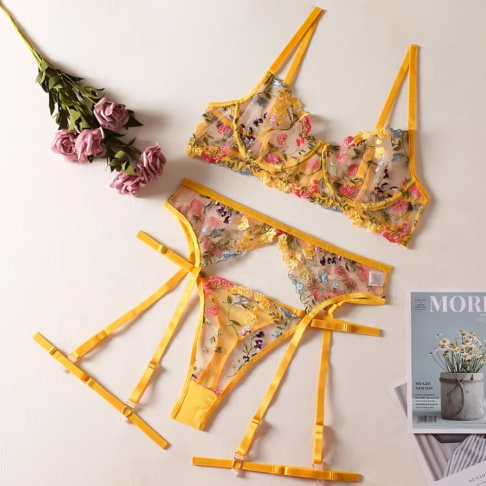 Sexy conjunto de lenceria transparente con encaje 3 partes