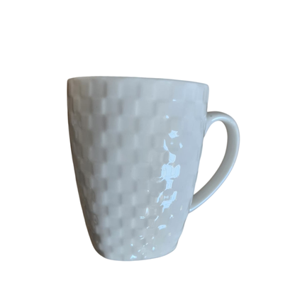 3 tazas de loza blanca