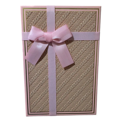 Set de 3 Cajas de Regalo Rectangulares Rosado con Lazo de Satén y Detalles Dorados - 23 x 15 cm