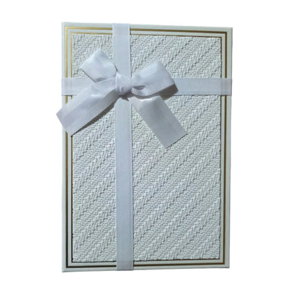 Set de 3 Cajas de Regalo Rectangulares Blancas con Lazo de Satén y Detalles Dorados - 23 x 15 cm